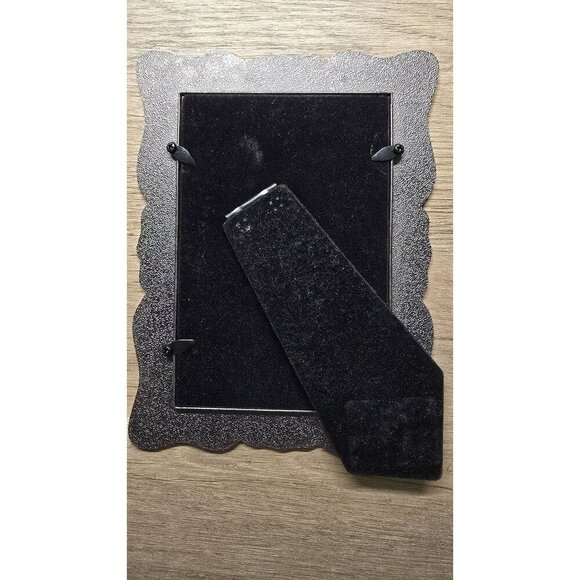 Vintage Ornate Floral Metal & Red Scroll Photo Frame 5.5"x3.5" - Picture 4 of 8